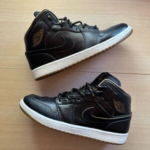 Jordan 1 Retro Mid Black Metallic Gold, Mens Size 10. Used. Custom Laces.
